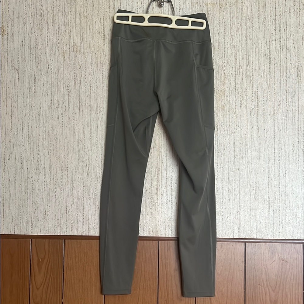Gymshark Dreamy 2.0 High Rise Pocket Leggings Olive Green Size Small - Picture 8 of 8